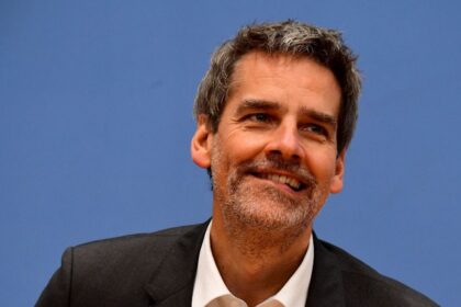steffen hebestreit